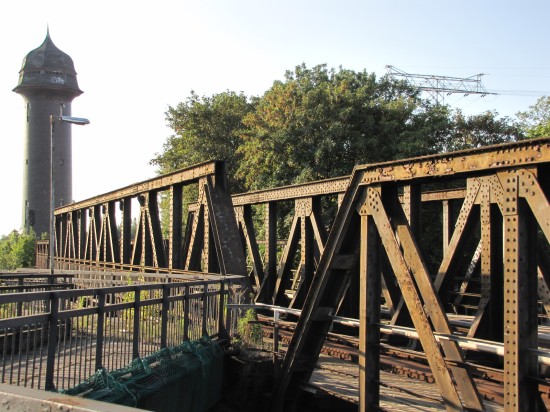 Fachwerkbrücken von und nach Treptow: die Südkurve des Ostkreuzes